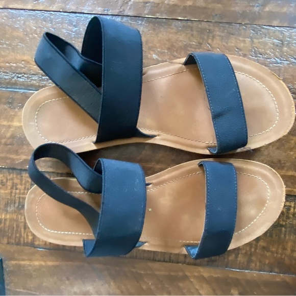 Sandles - Picture 3 of 3